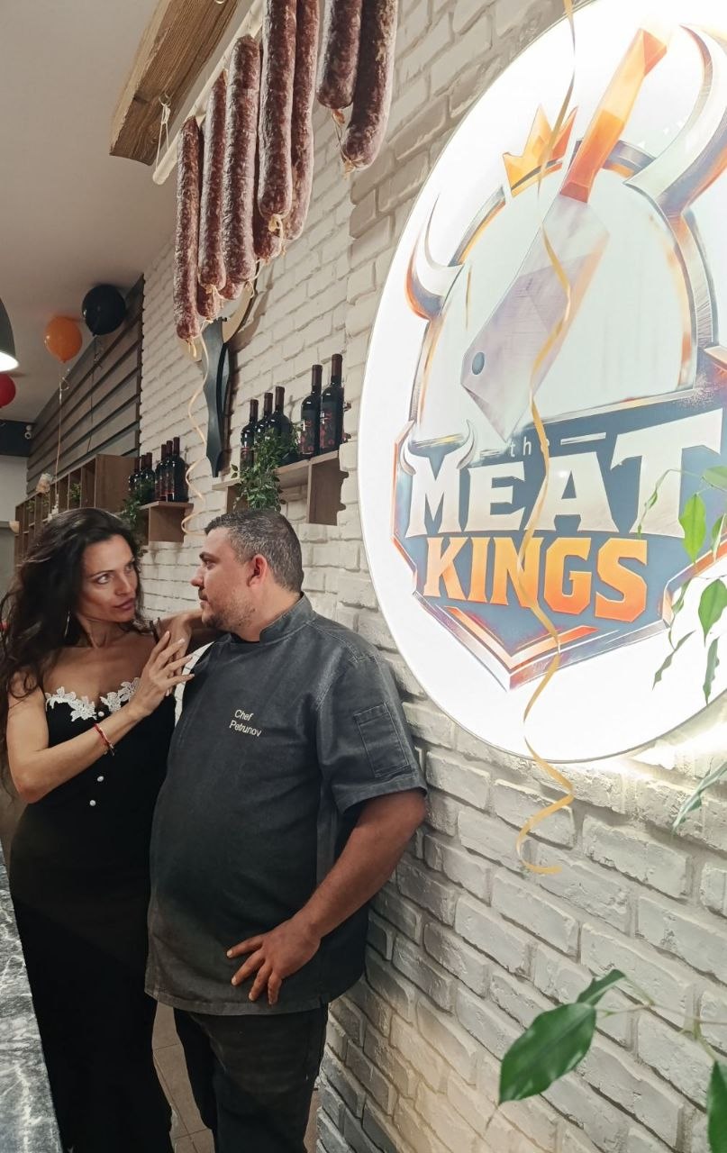Шеф Петрунов и Вероника в магазина The Meat Kings